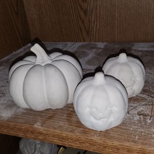 Set if diy pumpkin decor (unpainted)